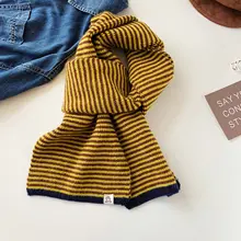 秋冬用ニットストライプスカーフ【保温・首元を優しく包む・飾り付き】