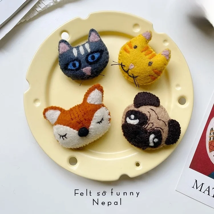 かわいい猫と犬と狐のブローチ：ネパール製羊毛フェルトで作るオリジナルアクセサリー