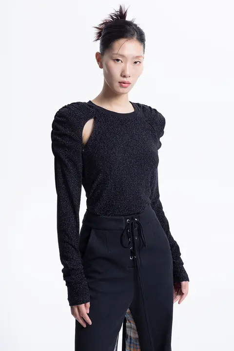 LEDIM WANG シルバー糸透かし編みニットトップス【秋用・フリルデザイン・ブラック・長袖】