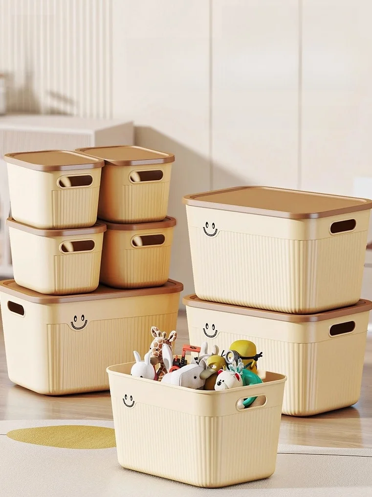 プラスチック製デスク収納ボックス：長方形フタ付きの大容量タイプの使い方と選び方