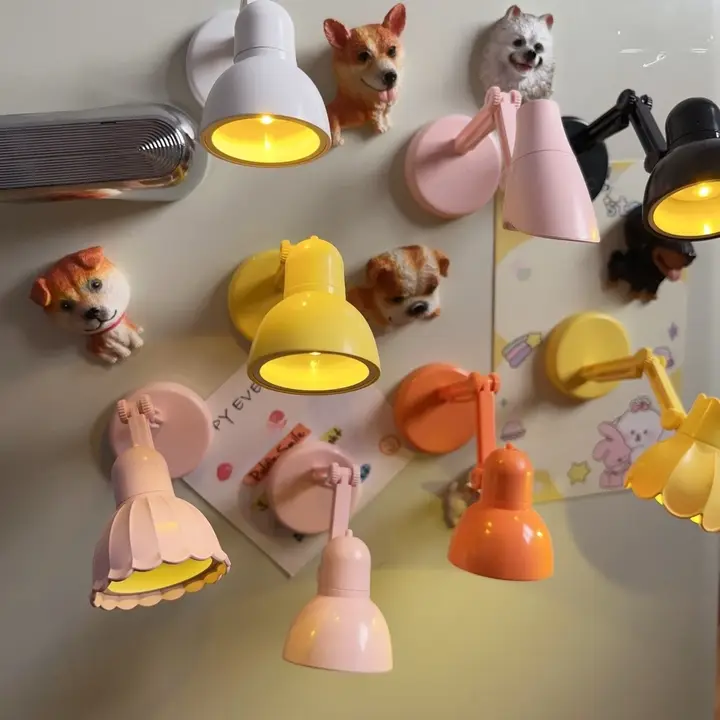 光るミニ台灯 ガーリー犬の冷蔵庫マグネット【個性的・装飾用・磁吸】