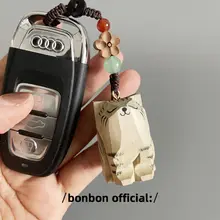木製彫刻の狸猫キーホルダー【かわいいデザイン・バッグパーツ・誕生日ギフト】
