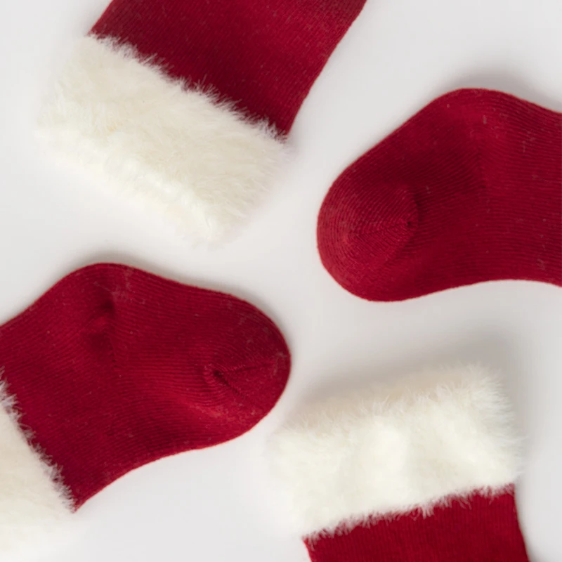 1歳半から3歳までのお子様に贈る、クリスマスプレゼントとして最適なソックスは？