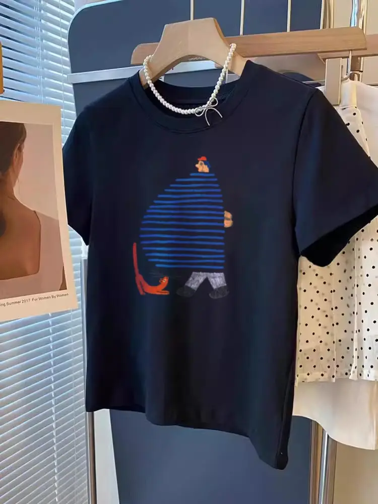 夏壁面 かわいい どう選ぶ？キャラクター柄のTシャツが空間を彩る理由とは