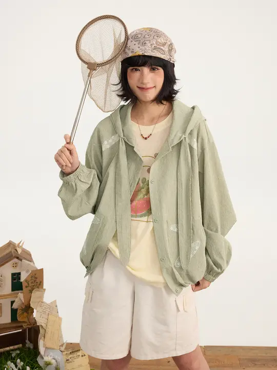 ショートアウター レディース フード付き ドロップショルダー ゆったり UVカット 低彩度 透明感 「HOTHORSE」
