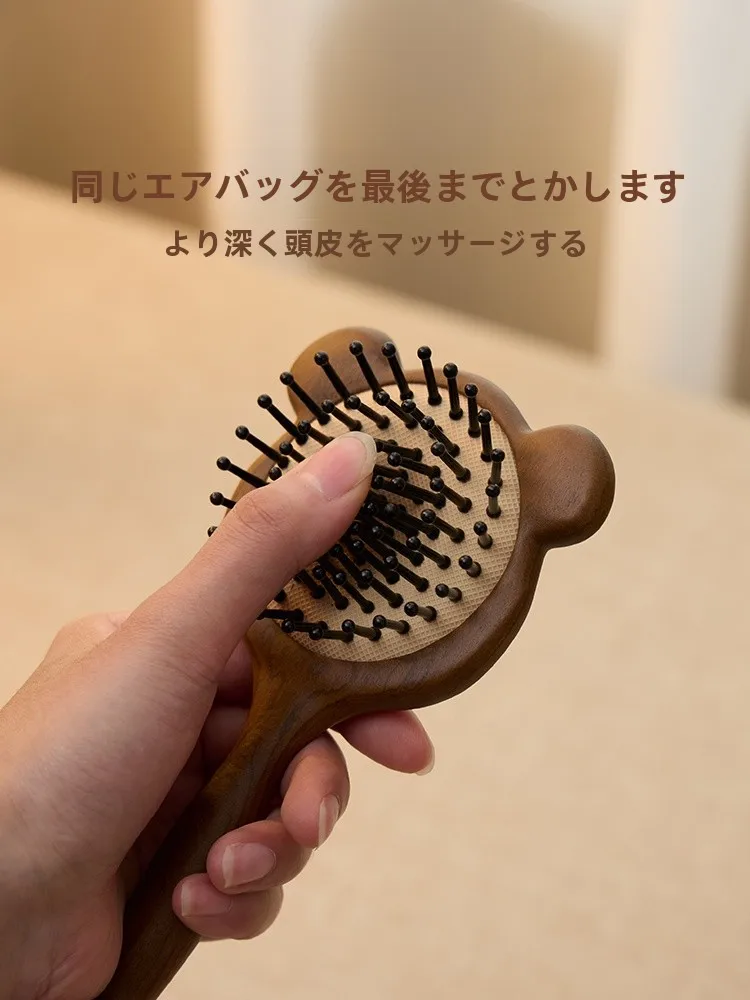 白髪を防ぐための頭皮マッサージは、手でやるのとマッサージブラシでやるの、どちらが効果的？