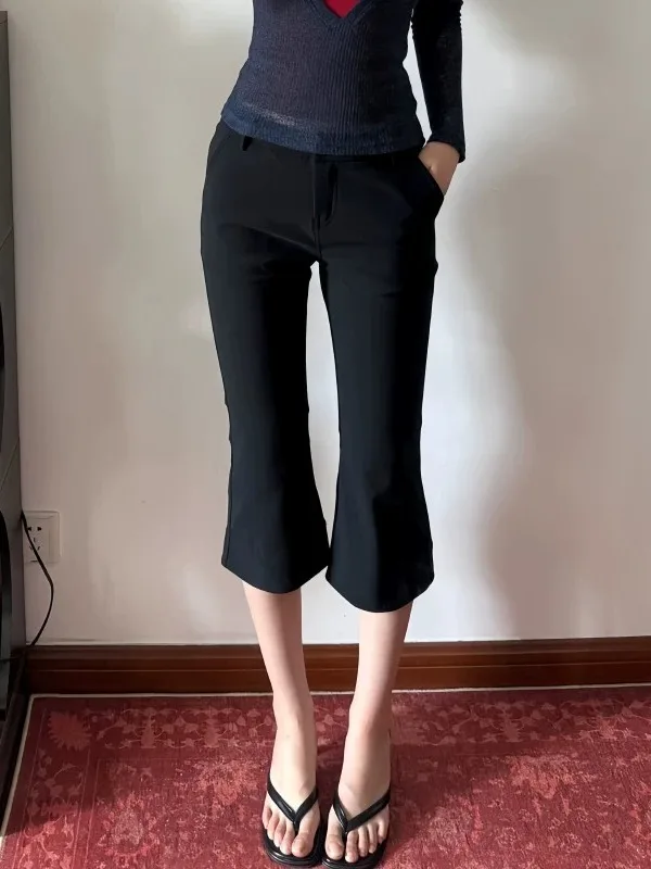 レトロスタイル七分 丈パンツ：50's・70'sファッションに合う直筒デザインの実用性を検証