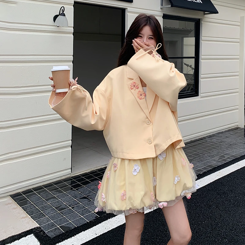 30代の合コンで失敗しない服装は？立体花柄のイエロードレスが解決する理由