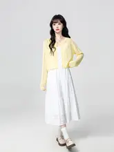 黄色のラウンドネックニットカーディガン【春夏用・薄手・レースデザイン・ショート丈】