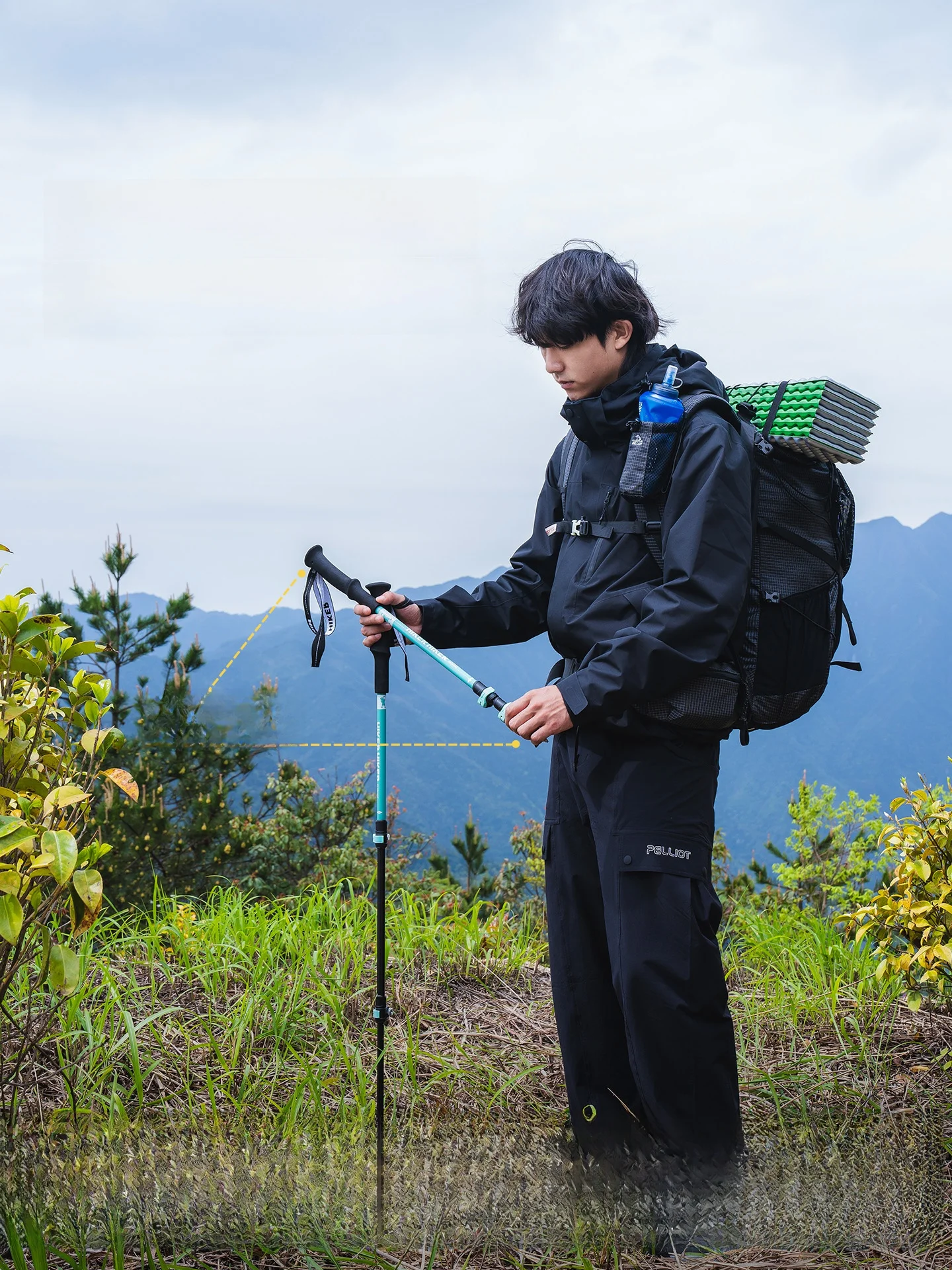 キャンプ道具を節約調達｜実際に使ってみた結果　軽量登山杖の実用性と選び方