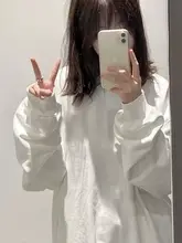 白色アメリカンスタイルの長袖Tシャツ【ゆったりした着心地・春秋向き】