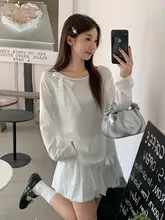 白色バタフライリボン付き長袖Tシャツ【秋用・薄手・ルーズフィット・紫外線対策】