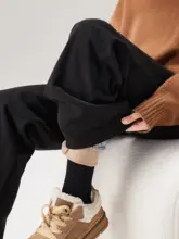 ゆったりとしたシルエットのあたたかいダウンストレートパンツ【女性用・カジュアルスタイル・極上の柔らかさ】