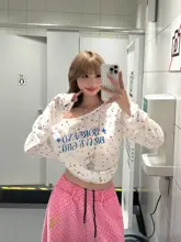 春に最適！カラフルドット柄の肩出し長袖Tシャツ【ゆったりデザイン・薄手・女性用】（セットアップ対応）