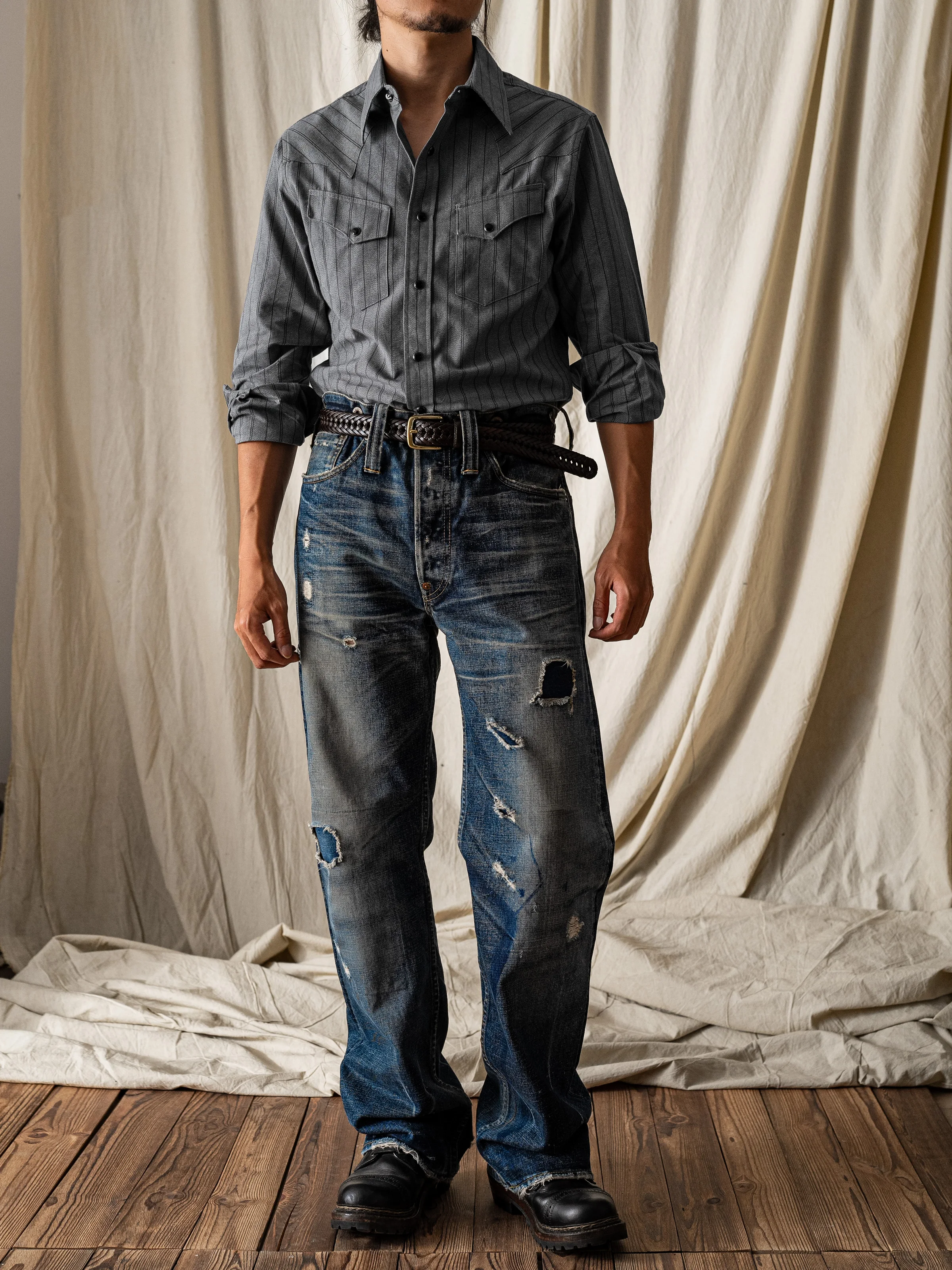 hard west に魅了されたら、この胡椒塩ストライプのウエスタンシャツが救う！