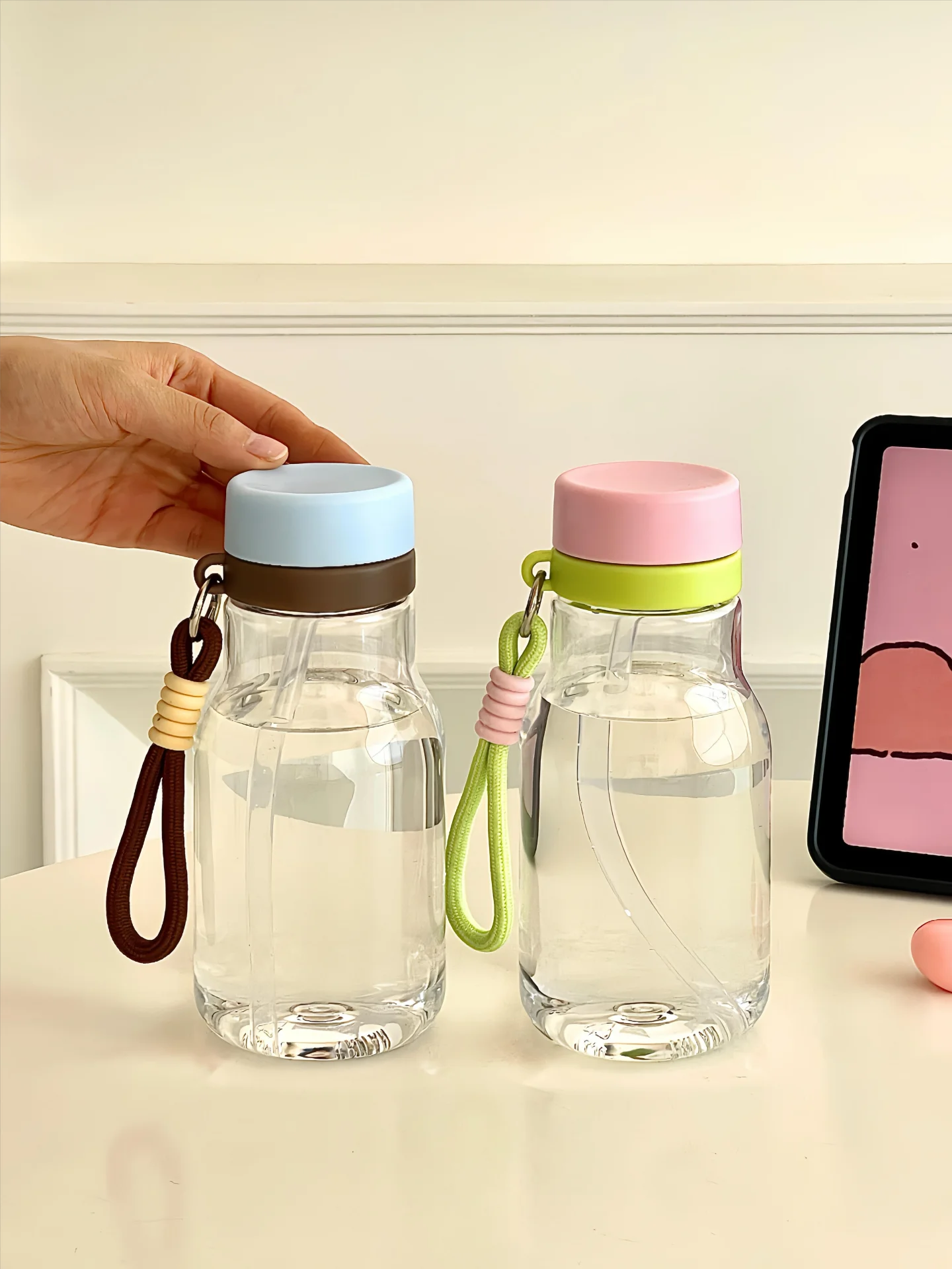プラスチックカップを選ぶときに迷うのは、本当に「安全」なのか？