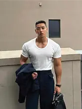無地のフィットネスラウンドネック短袖Tシャツ【男性用・夏用・高弾性・カジュアル】