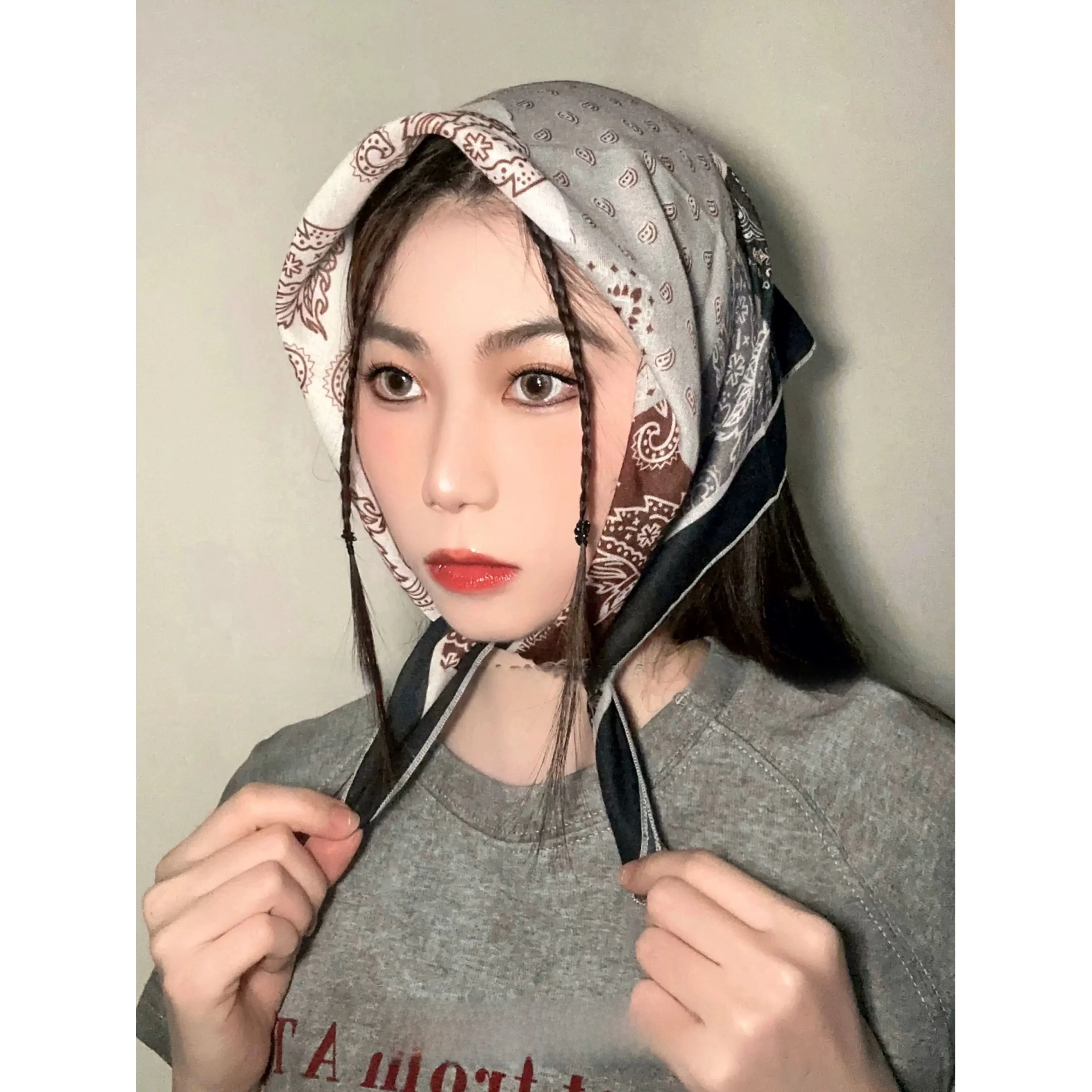 20代の流行りファッションで悩んでいるなら、このウエストバンダナが救いになる？