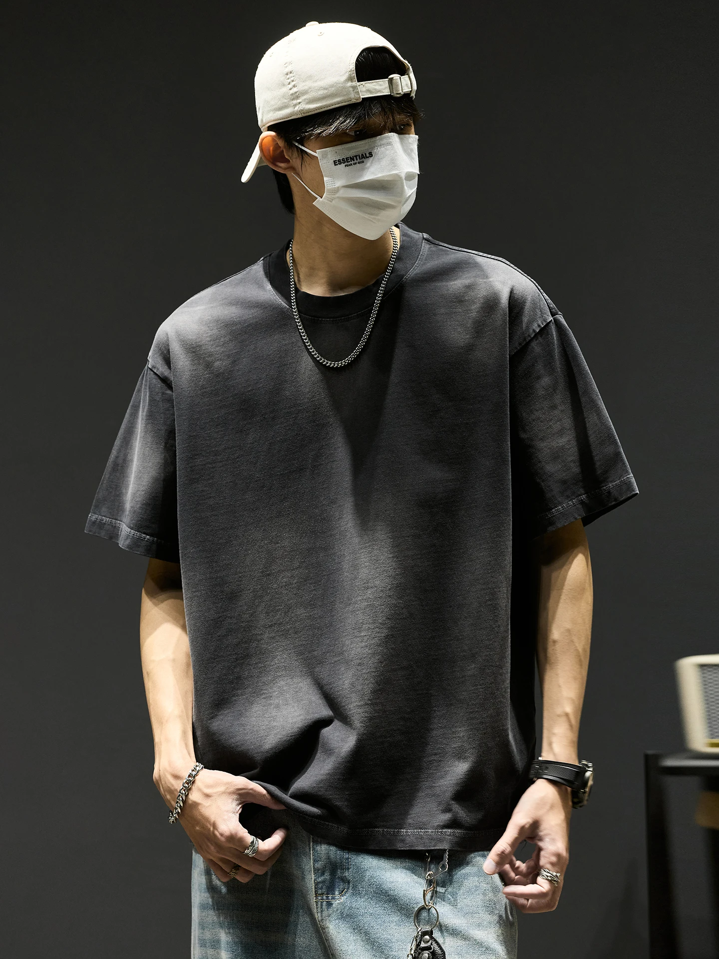 メンズ半袖Tシャツはどう選ぶ？アメリカンスタイルの洗いざらしコットンTシャツが夏の日常を救う理由