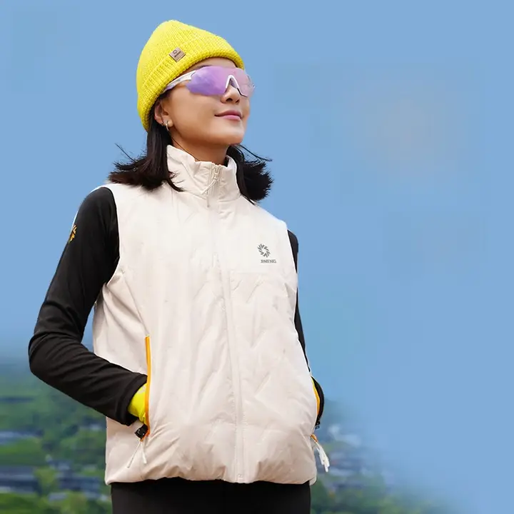防風保温のアウトドアベスト【秋冬用・撥水加工・ランニング対応】