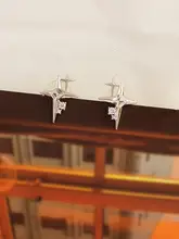 輝くジルコニア 四角形星型イヤリング【クールなデザイン・おしゃれな耳飾り】