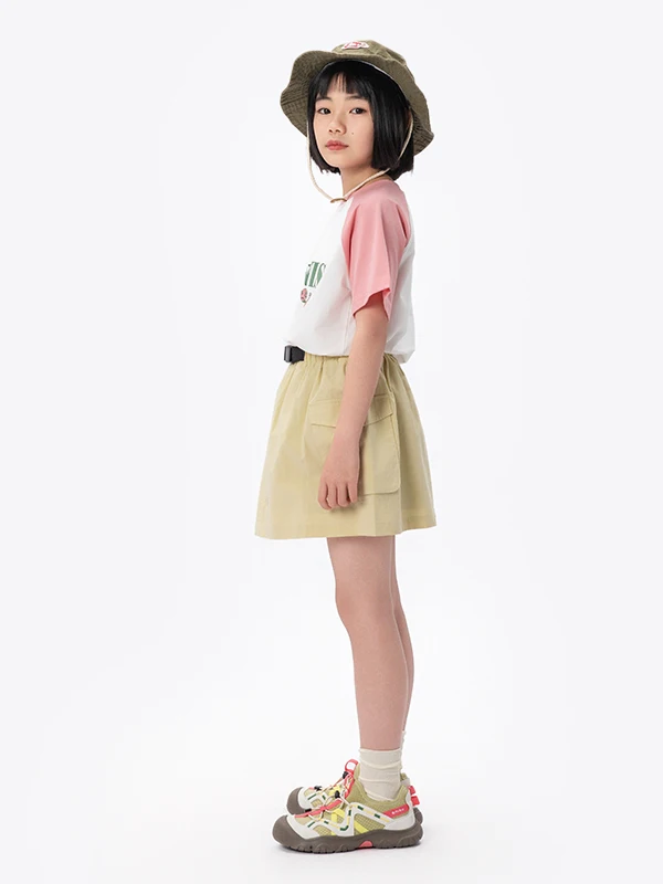 130センチの女の子に合うワンピースは、シンプルな色が一番？
