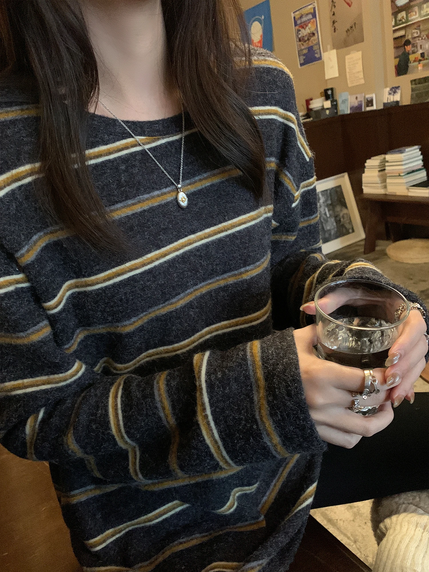 キャミワンピの下に着るもの、どう選ぶ？