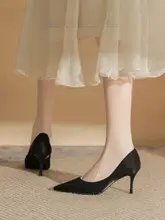 黒いサテン素材のハイヒール【パンプス・先細・ビジネススタイル・春秋用】