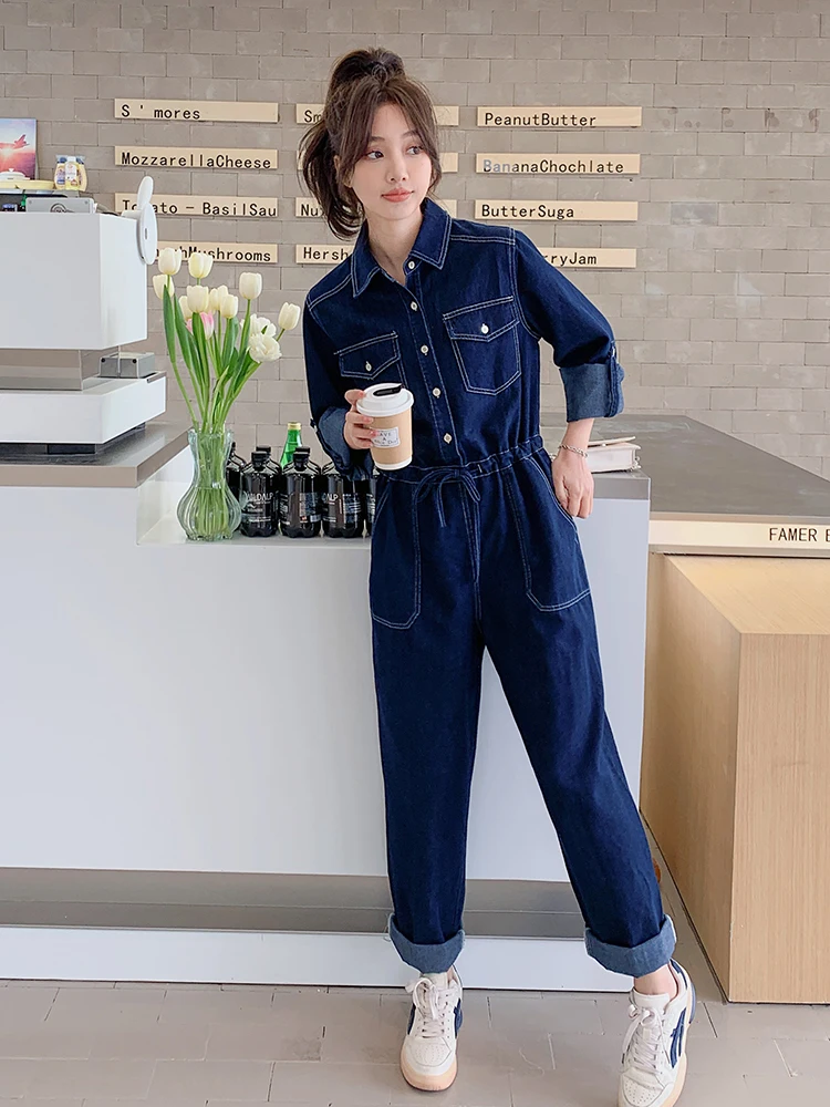 デニムオールインワン：春秋に最適な女性向けファッションアイテムの実用性と着用シーン