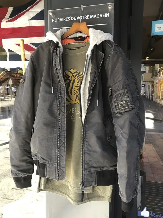 MA-1 フライトジャケット メンズ フード付き ウォッシュ加工 定番 アウター 秋冬「Superdry」