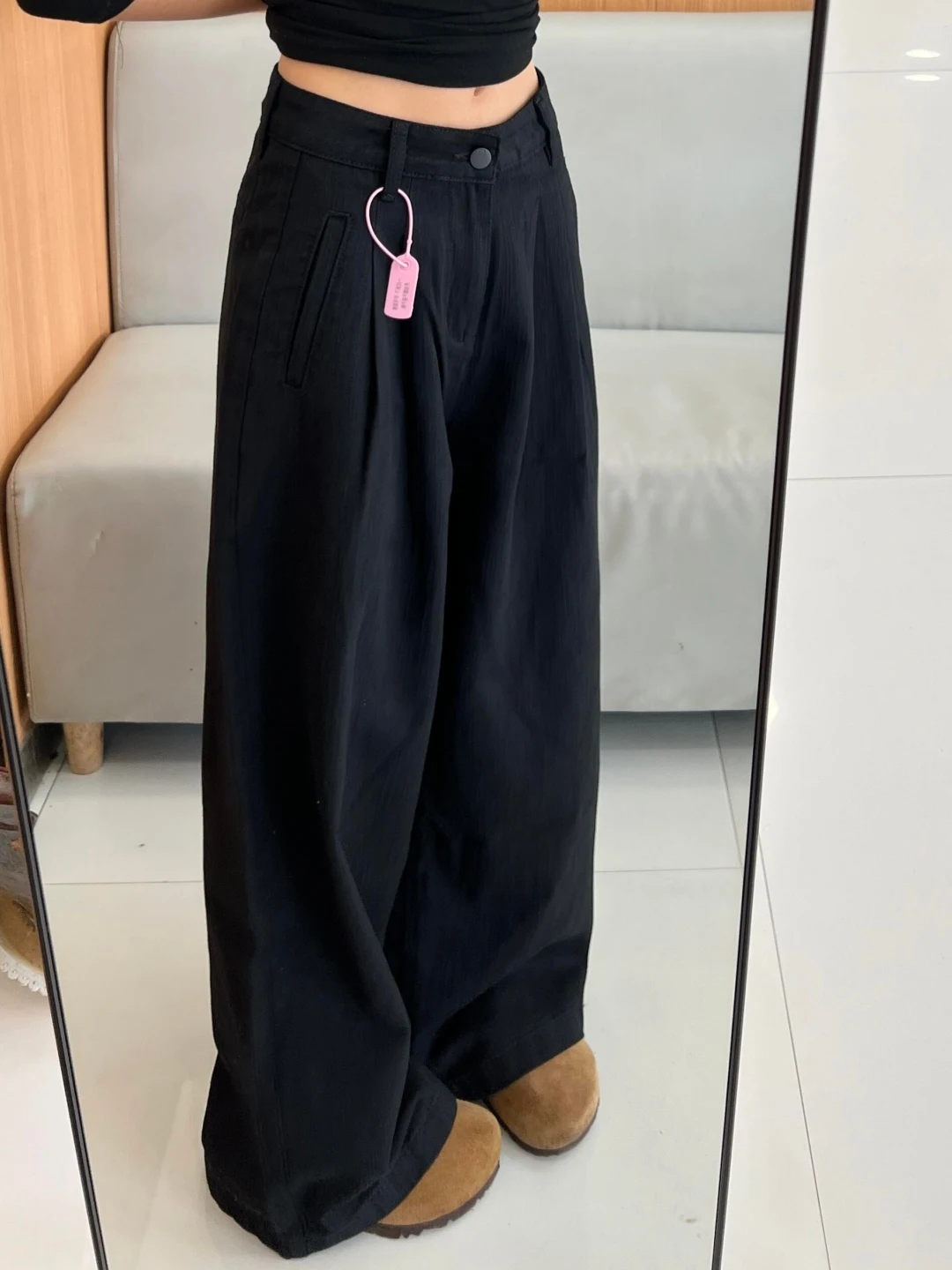 黒 デニム ワイド パンツは本当に今が旬？その選び方と着こなしのコツを徹底解説