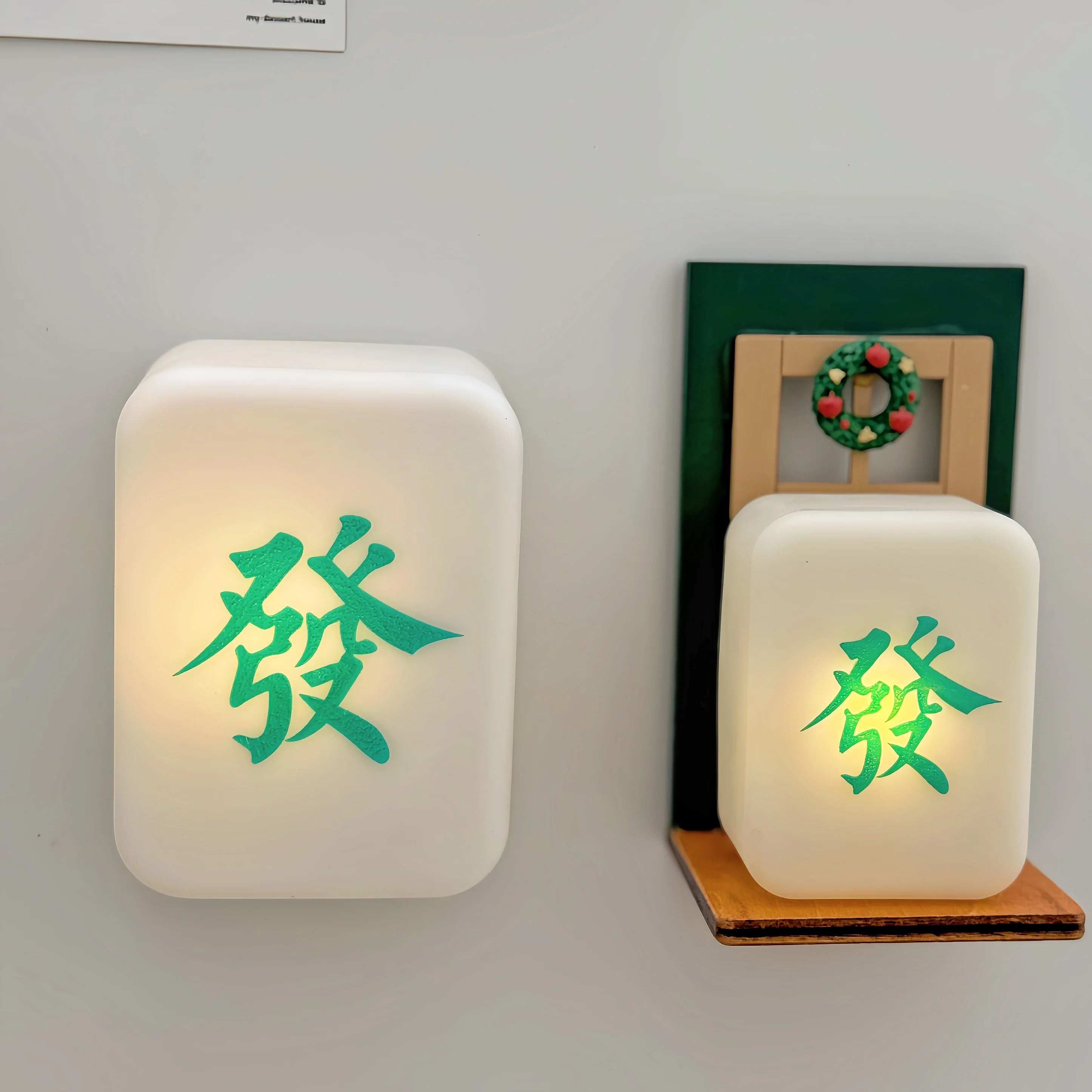 LEDテープを選ぶときに迷う？実は冷蔵庫に貼る「発光磁気テープ」が今、注目されています！