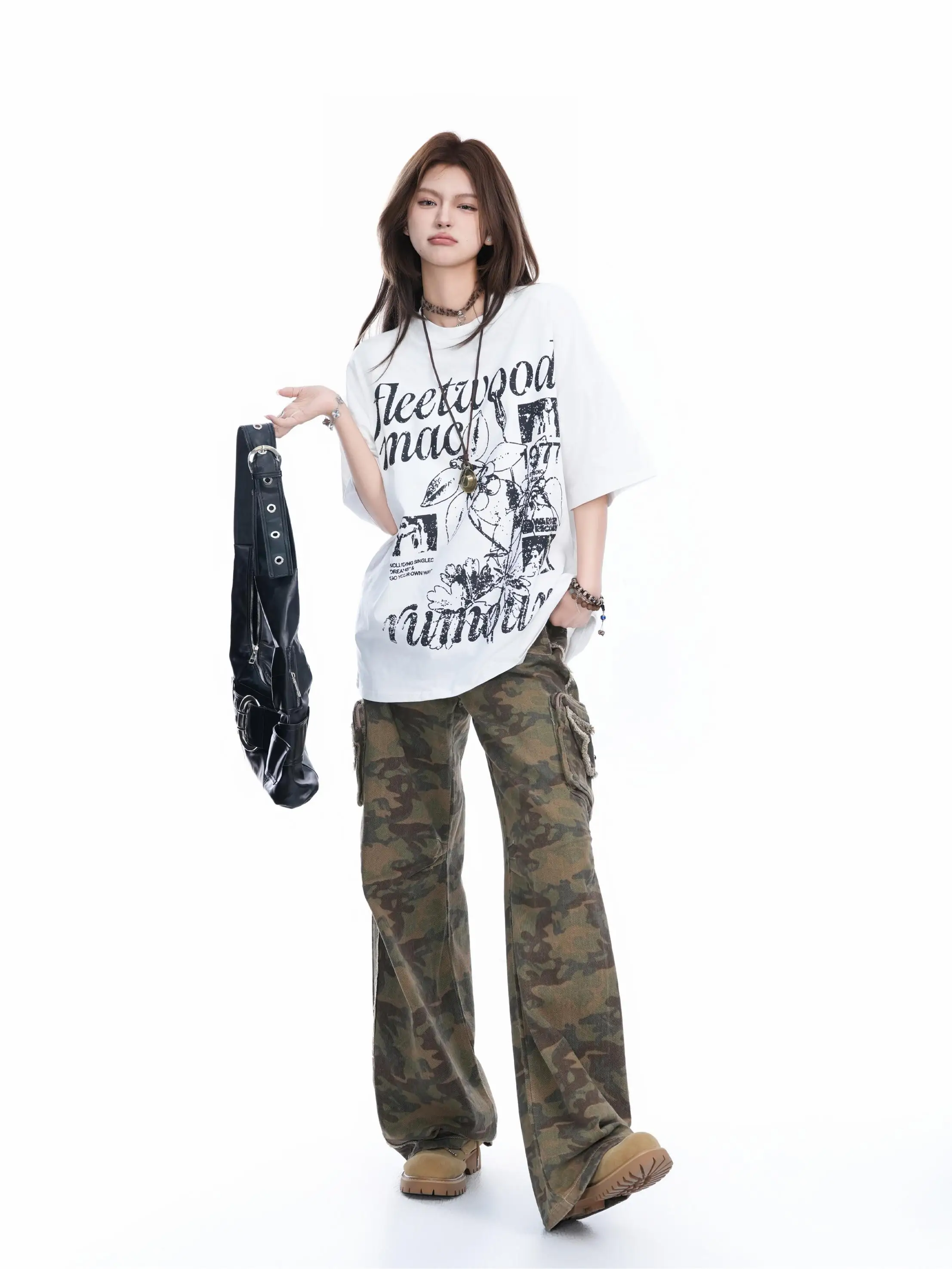 ストリートアートのインスピレーションを着る！レトロなグラフィティTシャツでどうやって日常を彩るの？