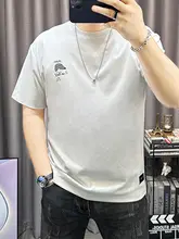 カジュアルなクルーネック半袖Tシャツ【アニメプリント・ゆったりフィット・男性用】