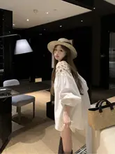 デザイン感あふれる透かし編み長袖シャツ【夏用・薄手・UVカット・ホワイト・フィット】