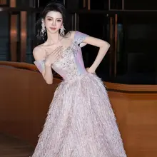 オフショルダーのエレガントなロングドレス【パーティー用・気品あるデザイン・演出にも最適】