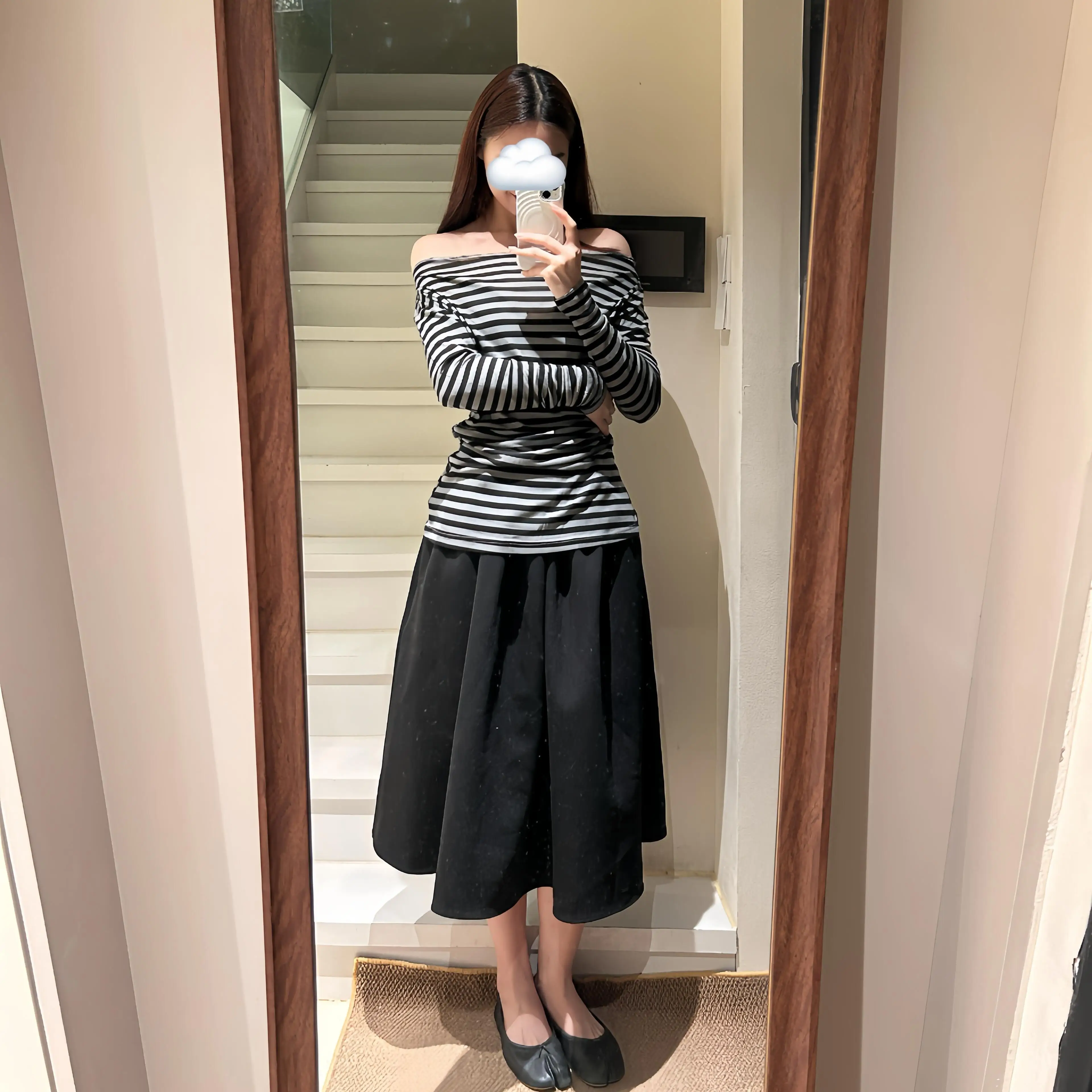 ミディ 丈 フレア スカート：黒色花びらフレアAラインスカートの実用性とシーン別使い方
