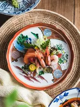 ユニークなデザインの赤いプレート【高級レストラン用・浅皿】