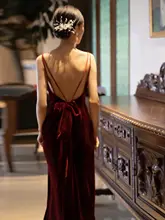 ワインレッドのキャミソールドレス【結婚披露宴・シンプルで高級感あるデザイン】