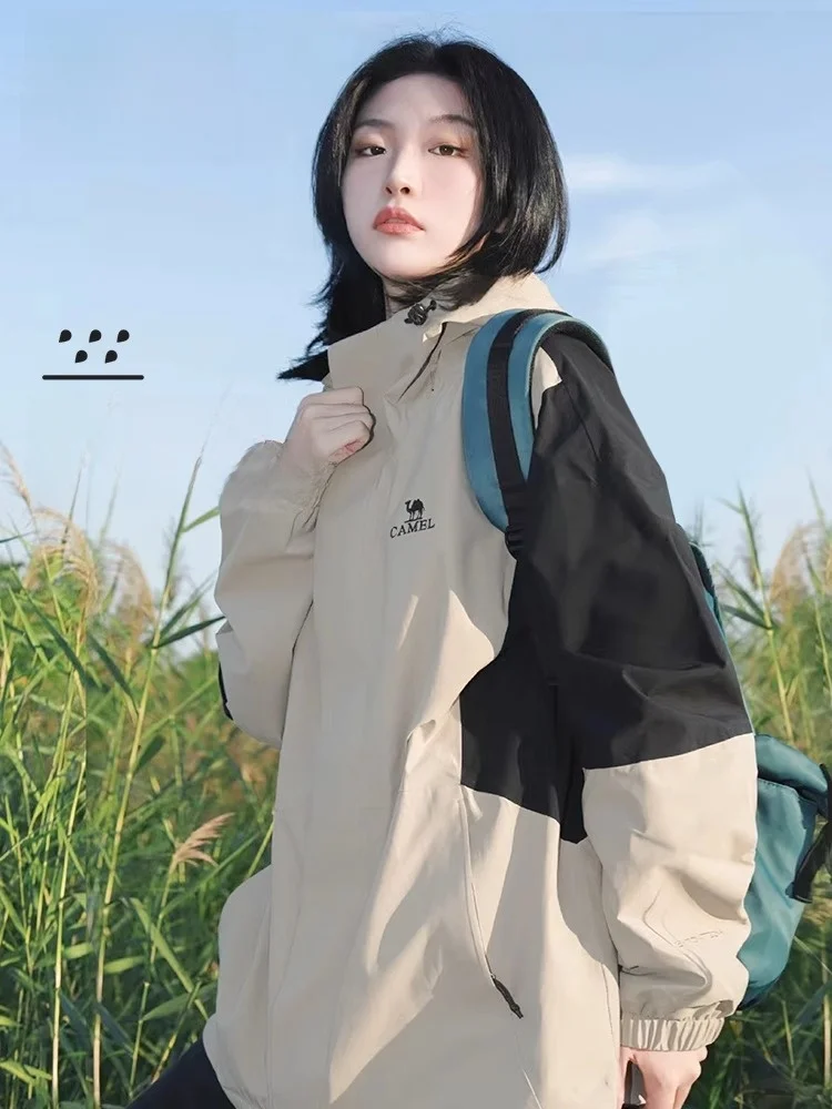 防水防風機能付き女性用アウトドアジャケット：夏用登山向けの軽量設計と実用性の検証