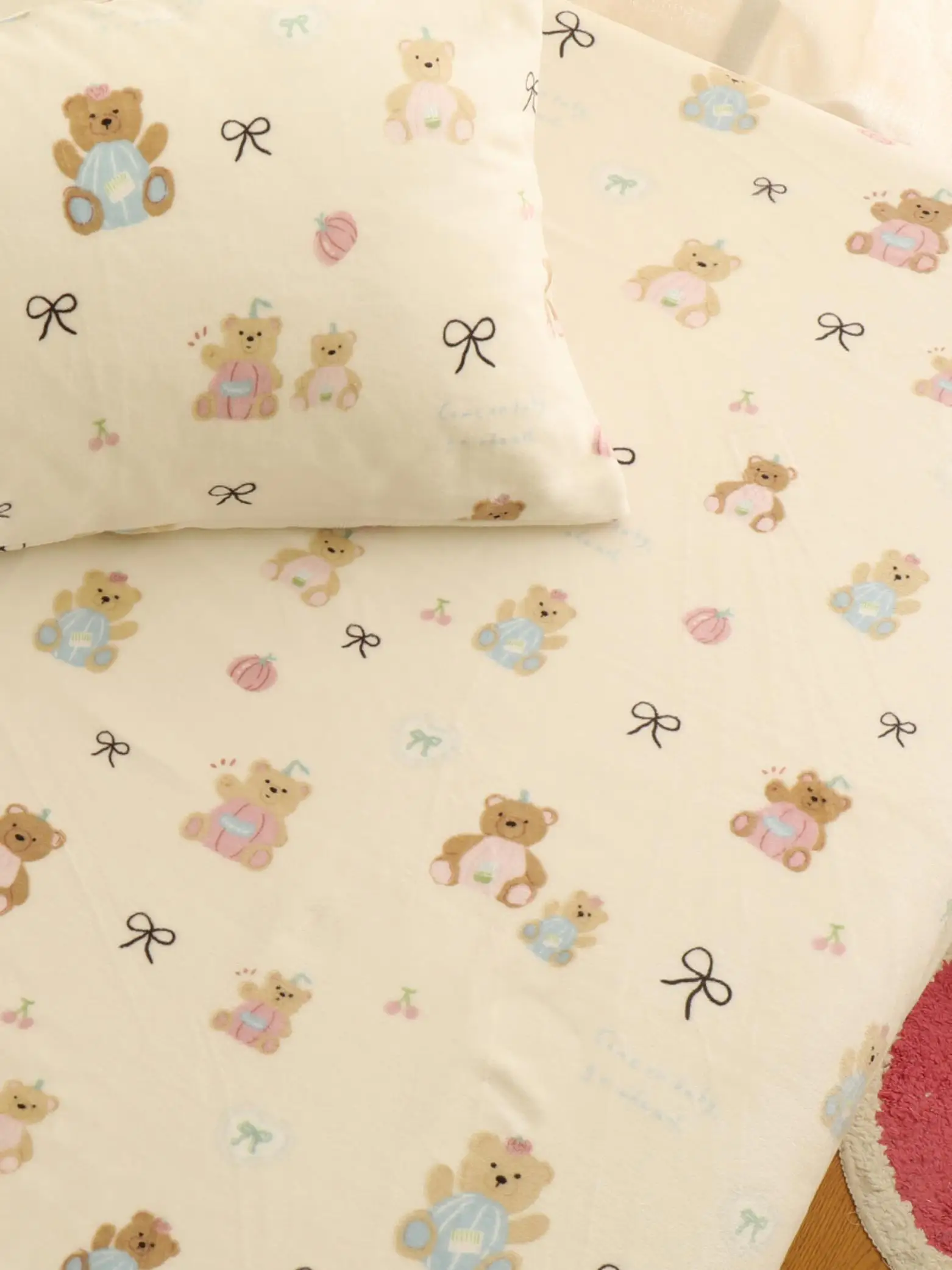 かわいいクマの親子デザイン フランネル毛布：冬用の厚手保温タイプの使い方と選び方