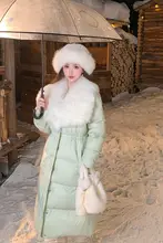 可愛らしい大きなフォックスファー付きの中長丈ダウンコート【ホワイトダックダウン】