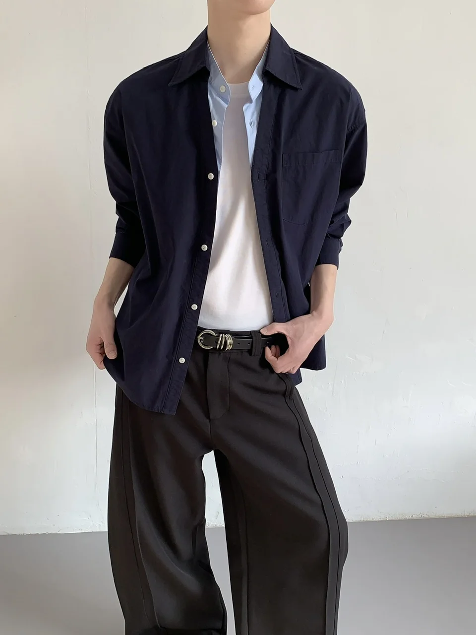 オーバーシャツの着こなしに迷うなら、この1着で解決できる？
