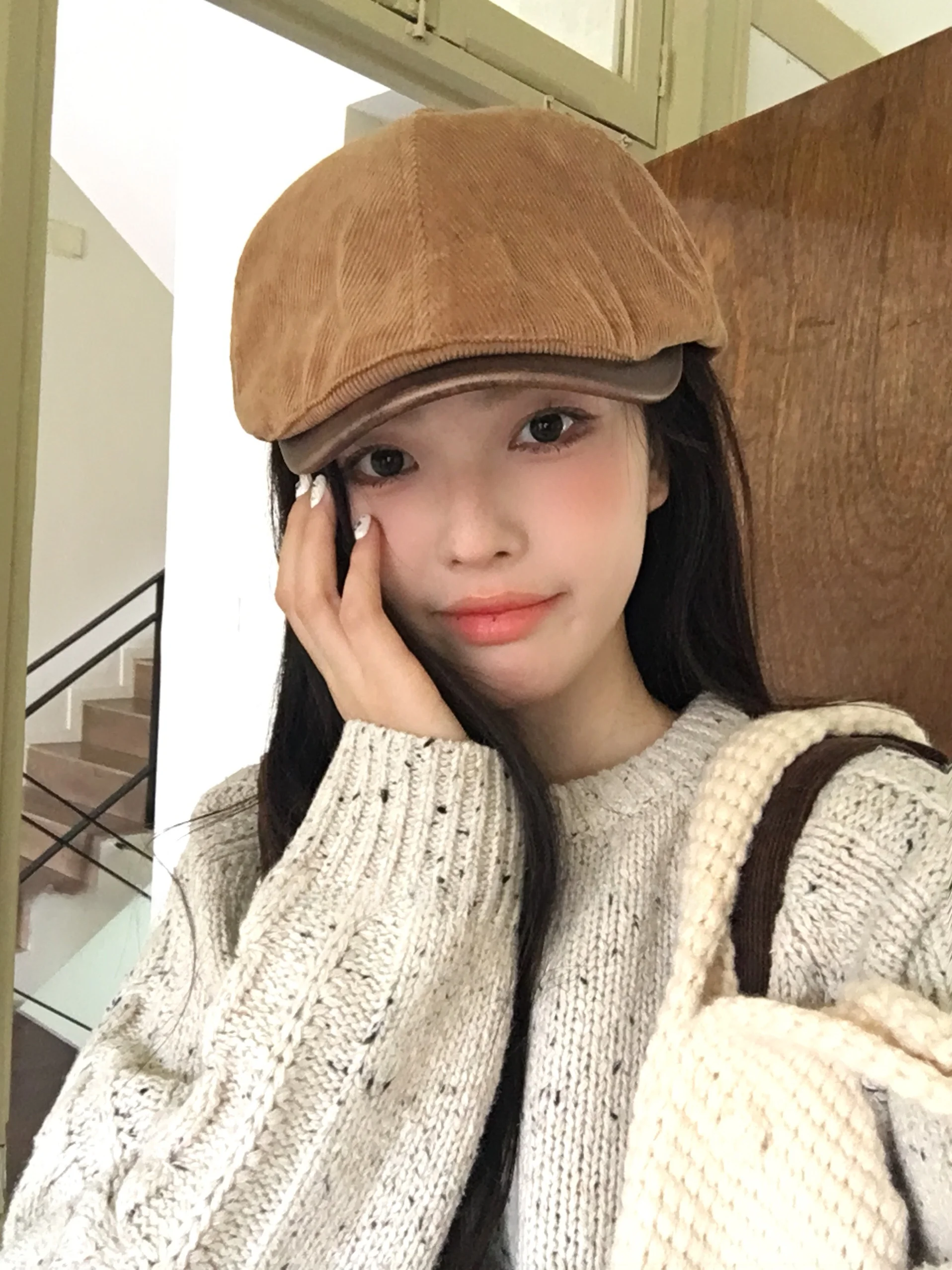 ベージュ キャップ と バジェットキャップ の違いは？コーデュロイ キャップでどんなシーンに活かせるの？