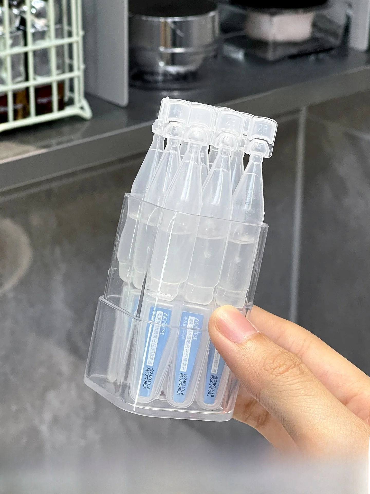 ミニポータブル収納ボックス：プラスチックパックの実用性と使い方