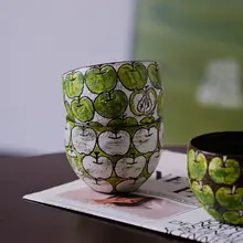 緑のリンゴデザインの陶器製コーヒーカップ【ハンドメイド・レトロスタイル】