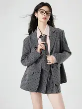 春のトレンドを楽しむ！ピンクのゆったりシャツとスカートの韓国風コーデ（セットアップ対応）