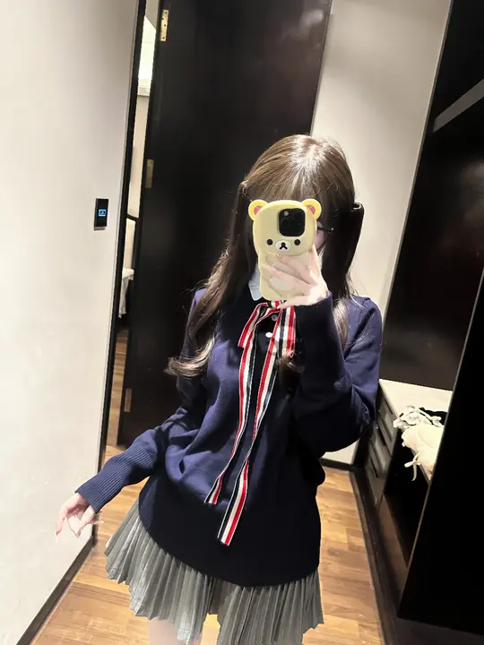 トレンドのバイカラー ニットセーター【秋用・英倫風】