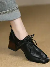 快適な黒のスクエアトゥミドルヒールパンプス【本革・太ヒール・深めのデザイン】