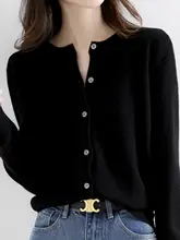 ゆったりとしたデザインのオープンカーディガン【ラウンドネック・長袖・ショート丈・黒】